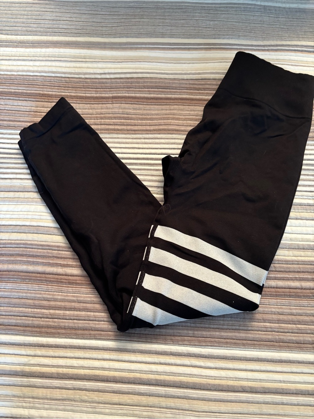 Women’s Scrunch Seam Black Leggings with White Stripes